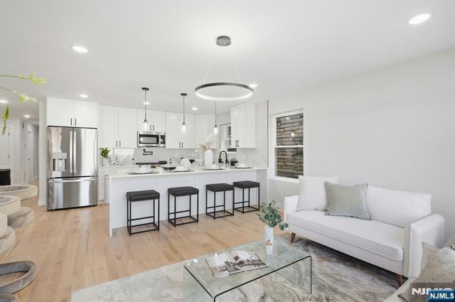 257 7th Street, Newark, NJ 07103