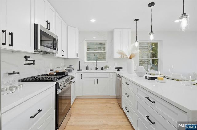 257 7th Street, Newark, NJ 07103