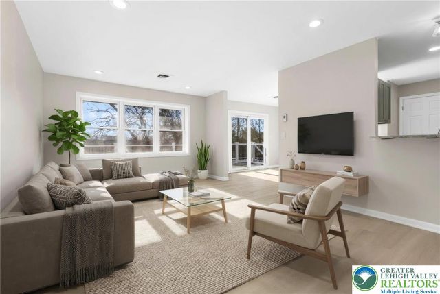 1290 Country Club, Lower Macungie Twp, PA 18106