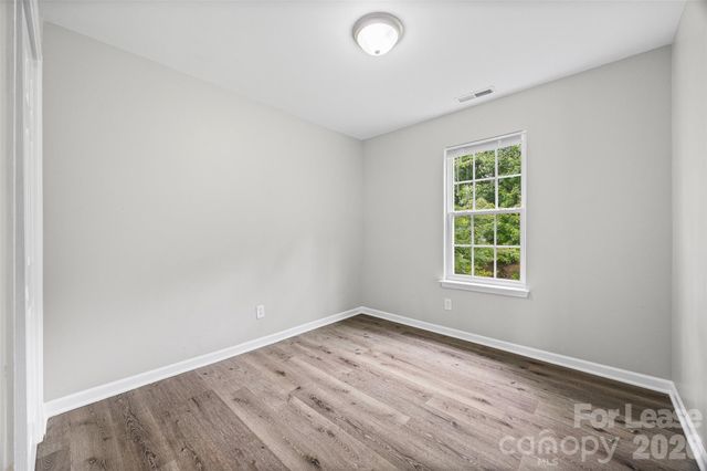 5194 Brooktree Drive, Charlotte, NC 28208