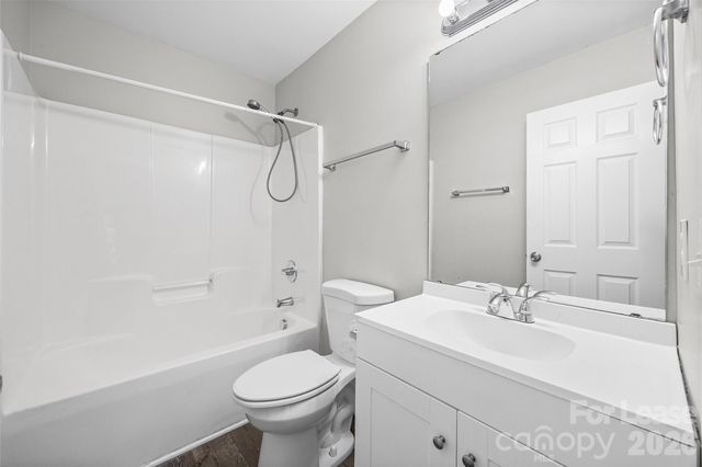 5194 Brooktree Drive, Charlotte, NC 28208