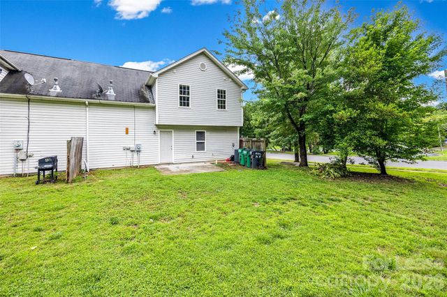 5194 Brooktree Drive, Charlotte, NC 28208