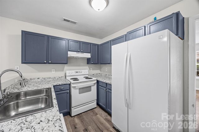 5194 Brooktree Drive, Charlotte, NC 28208