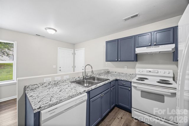 5194 Brooktree Drive, Charlotte, NC 28208