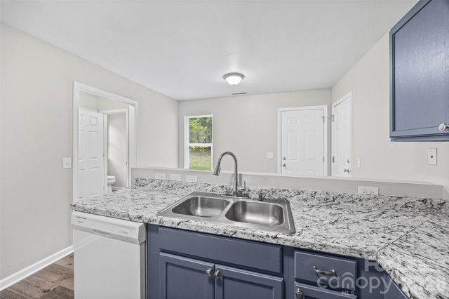 5194 Brooktree Drive, Charlotte, NC 28208