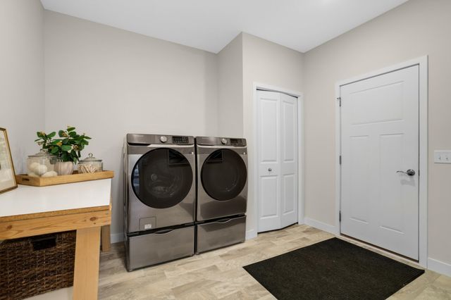 13760 Hollybrook Circle, Apple Valley, MN 55124