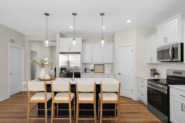 13760 Hollybrook Circle, Apple Valley, MN 55124