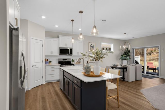 13760 Hollybrook Circle, Apple Valley, MN 55124