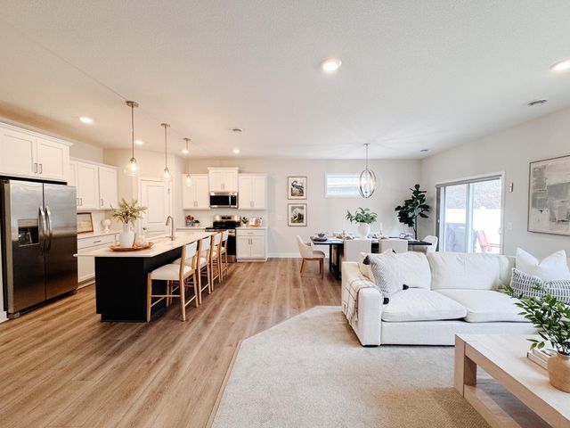 13760 Hollybrook Circle, Apple Valley, MN 55124