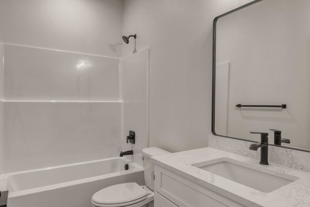 17802 E 3rd Ln, Spokane Valley, WA 99016