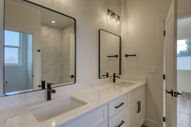 17802 E 3rd Ln, Spokane Valley, WA 99016