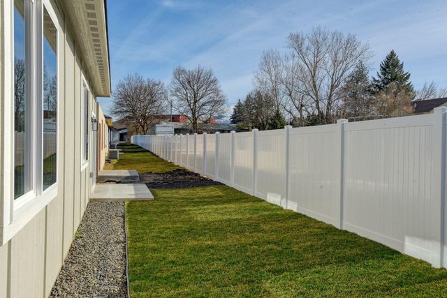 17802 E 3rd Ln, Spokane Valley, WA 99016