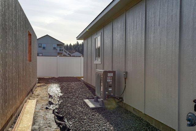 17802 E 3rd Ln, Spokane Valley, WA 99016