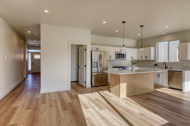 17802 E 3rd Ln, Spokane Valley, WA 99016