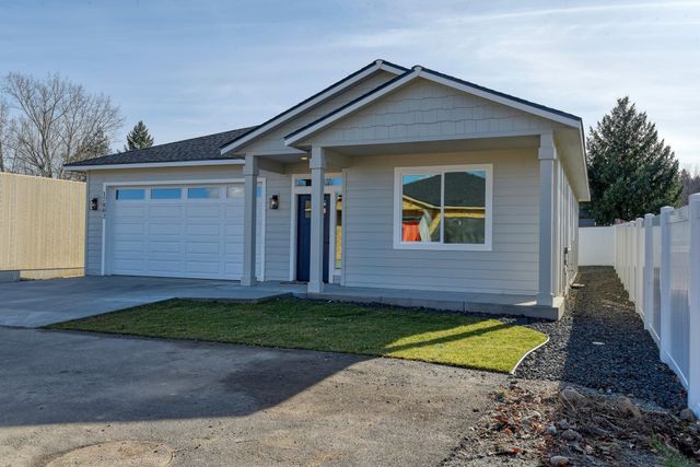 17802 E 3rd Ln, Spokane Valley, WA 99016