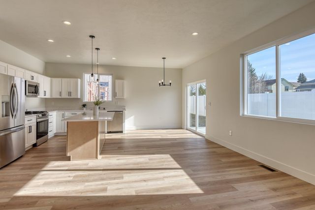 17802 E 3rd Ln, Spokane Valley, WA 99016