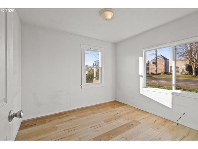 2820 19TH Ave, Forest Grove, OR 97116