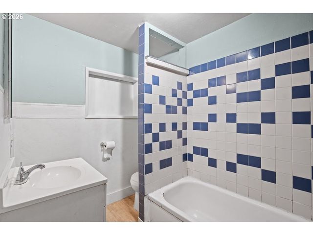 2820 19TH Ave, Forest Grove, OR 97116