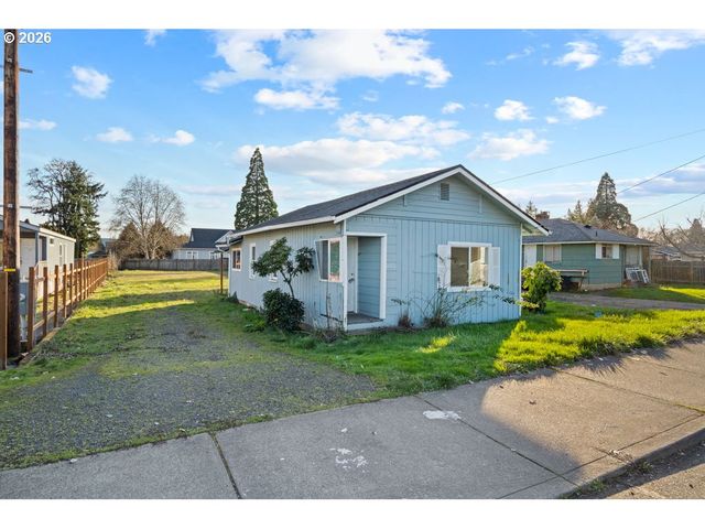 2820 19TH Ave, Forest Grove, OR 97116