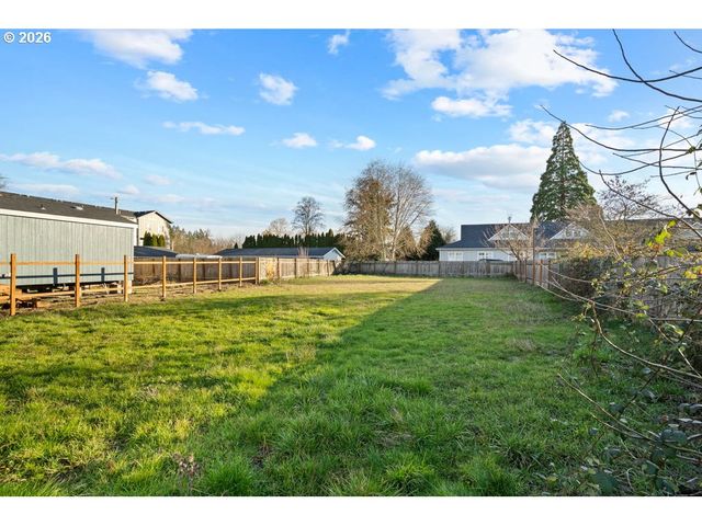 2820 19TH Ave, Forest Grove, OR 97116