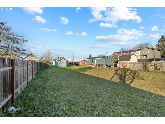 2820 19TH Ave, Forest Grove, OR 97116