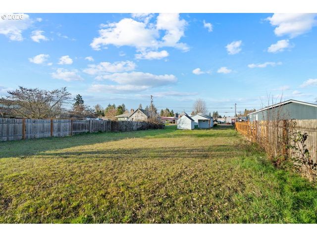 2820 19TH Ave, Forest Grove, OR 97116