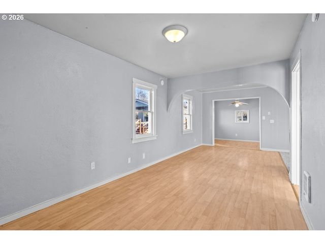 2820 19TH Ave, Forest Grove, OR 97116