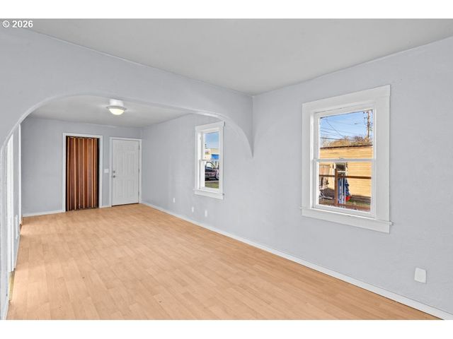 2820 19TH Ave, Forest Grove, OR 97116