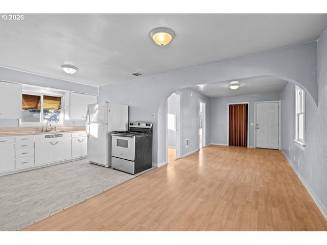 2820 19TH Ave, Forest Grove, OR 97116