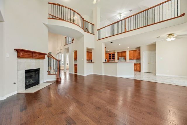 647 Royalwood Court, Grand Prairie, TX 75052