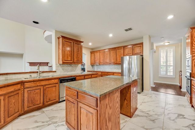 647 Royalwood Court, Grand Prairie, TX 75052