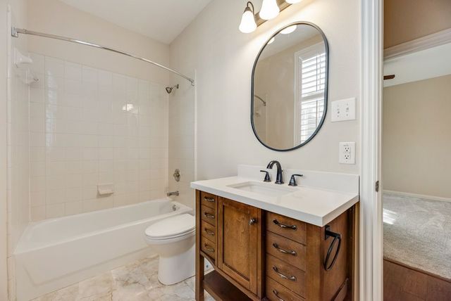 647 Royalwood Court, Grand Prairie, TX 75052