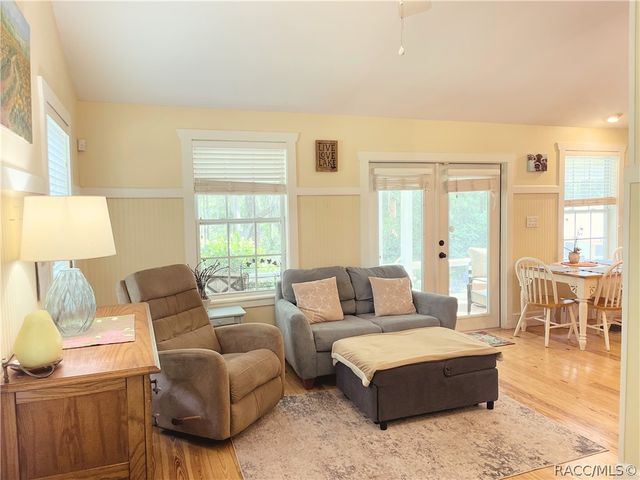9433 S Great Oaks Drive, Floral City, FL 34436