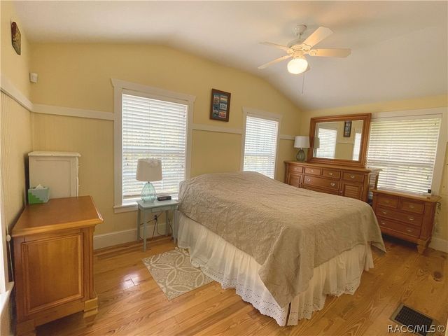 9433 S Great Oaks Drive, Floral City, FL 34436