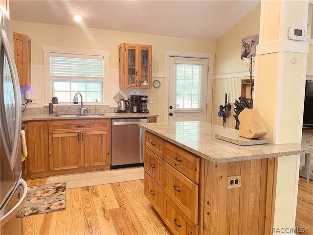 9433 S Great Oaks Drive, Floral City, FL 34436