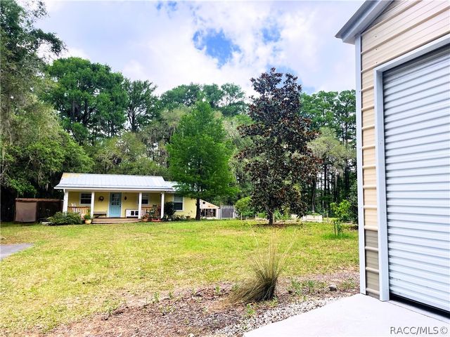 9433 S Great Oaks Drive, Floral City, FL 34436
