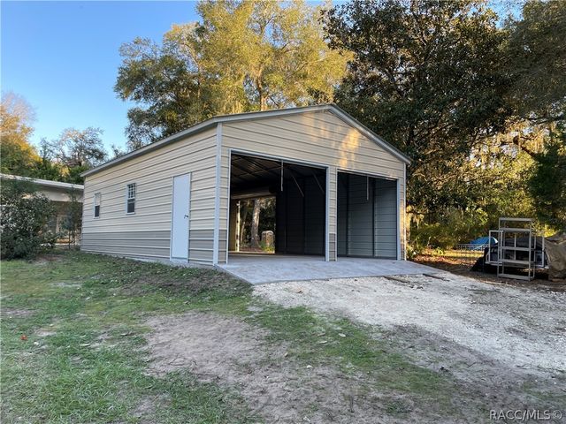 9433 S Great Oaks Drive, Floral City, FL 34436