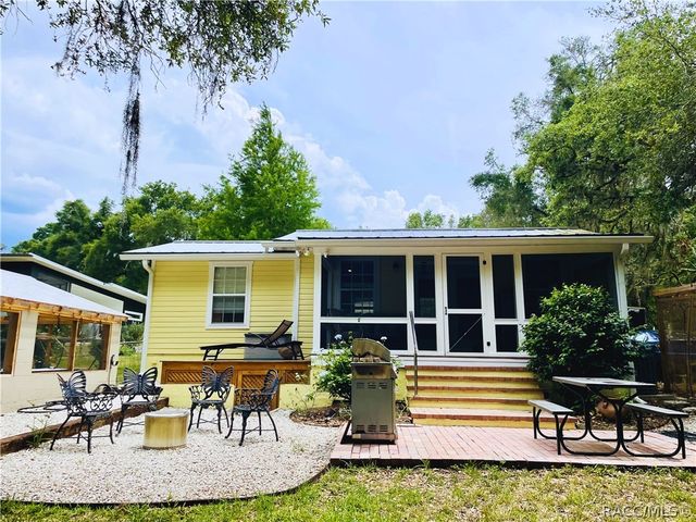9433 S Great Oaks Drive, Floral City, FL 34436