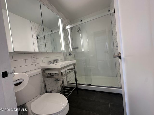 10 Ocean Boulevard 8H, Atlantic Highlands, NJ 07716