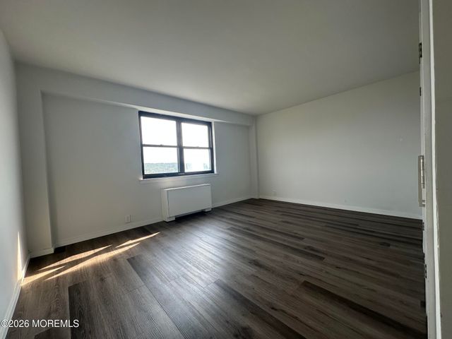 10 Ocean Boulevard 8H, Atlantic Highlands, NJ 07716