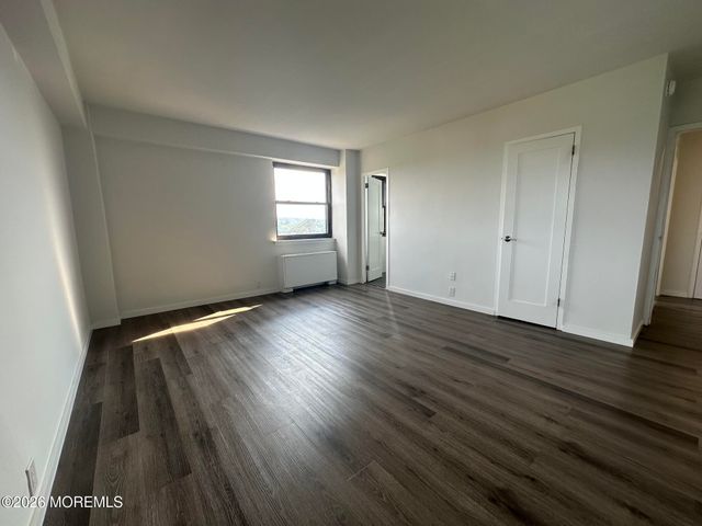 10 Ocean Boulevard 8H, Atlantic Highlands, NJ 07716