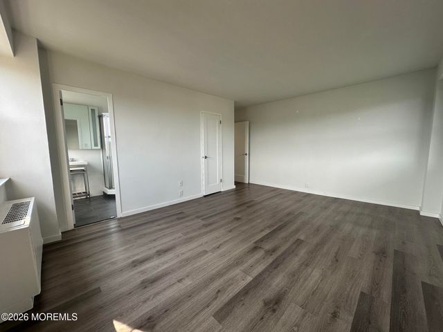 10 Ocean Boulevard 8H, Atlantic Highlands, NJ 07716