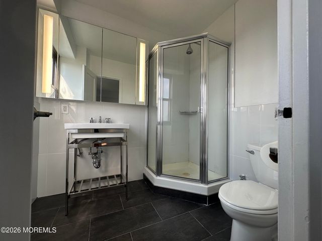 10 Ocean Boulevard 8H, Atlantic Highlands, NJ 07716