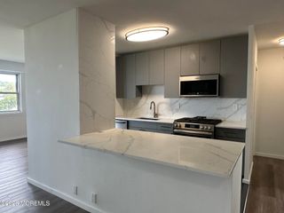 10 Ocean Boulevard 8H, Atlantic Highlands, NJ 07716