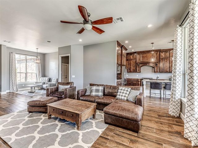 18803 Marbella Lane, Harrah, OK 73045