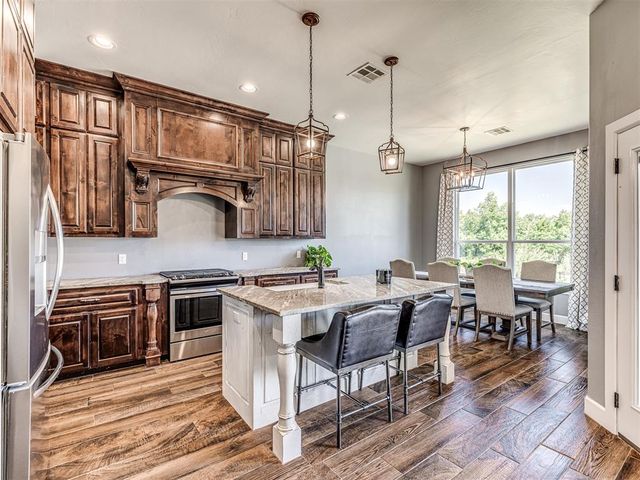 18803 Marbella Lane, Harrah, OK 73045