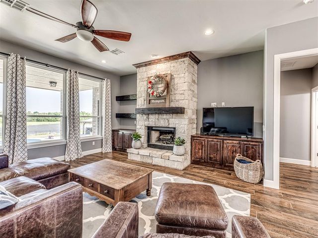 18803 Marbella Lane, Harrah, OK 73045