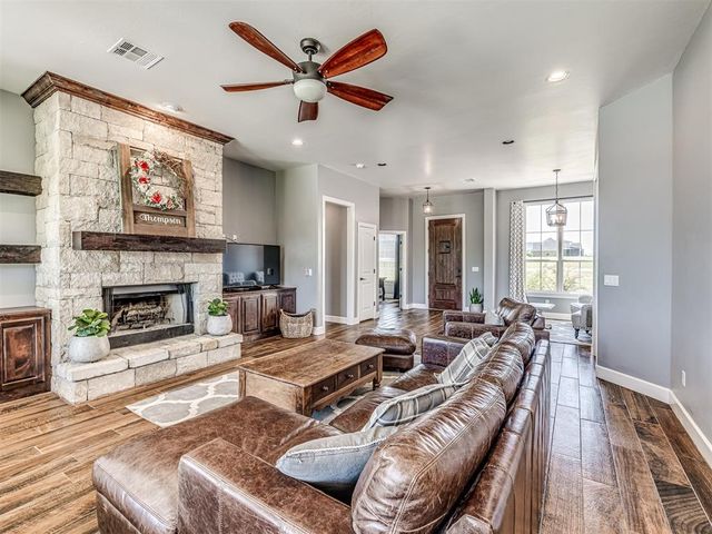 18803 Marbella Lane, Harrah, OK 73045