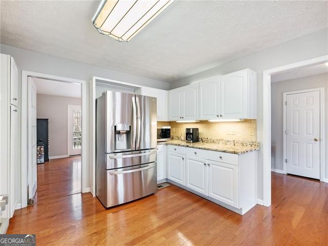 6650 Lake Run Drive, Flowery Branch, GA 30542