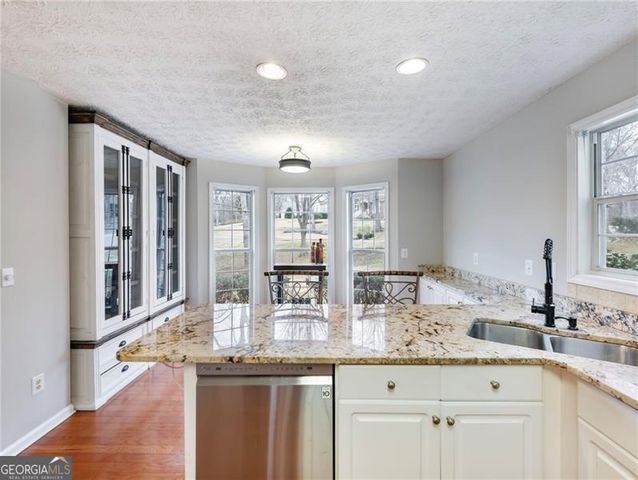 6650 Lake Run Drive, Flowery Branch, GA 30542